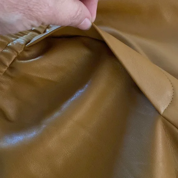 NWOT Zara fabulous faux leather camel color jogger trousers w/ great pockets - Picture 4 of 14